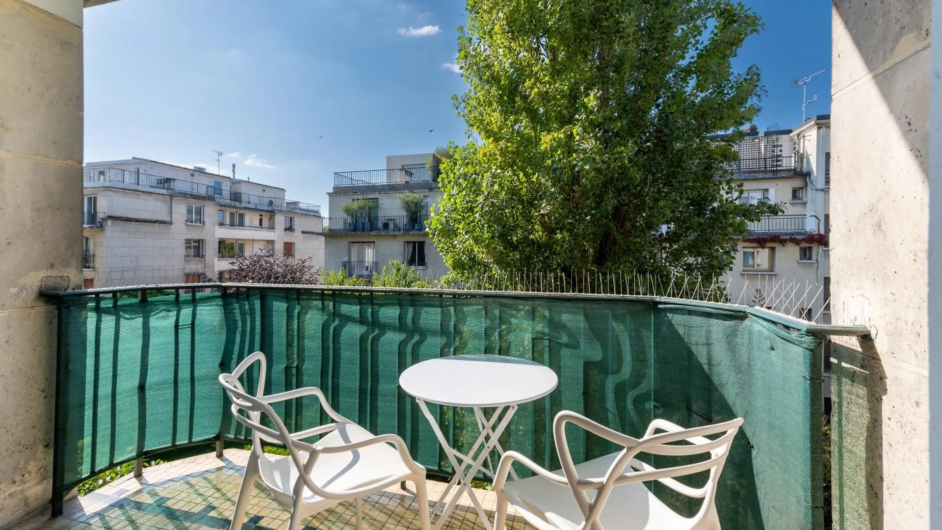 Spacious 3Bd Family Apartment Auteuil location